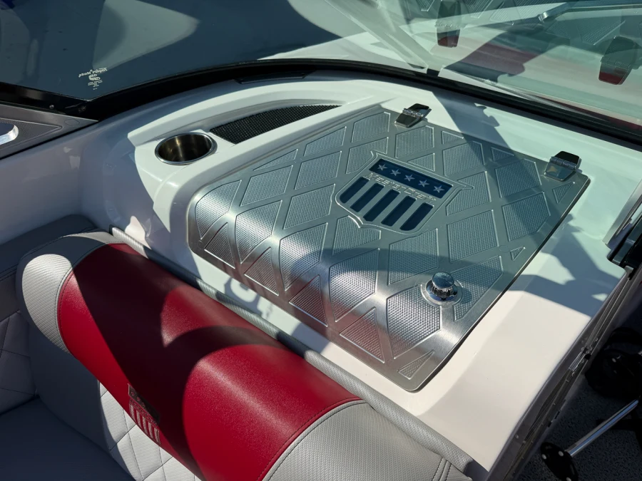 2014-mastercraft-x30-147843-image25
