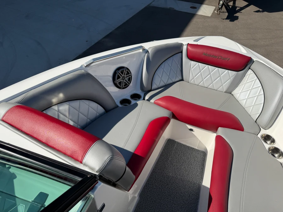 2014-mastercraft-x30-147843-image27