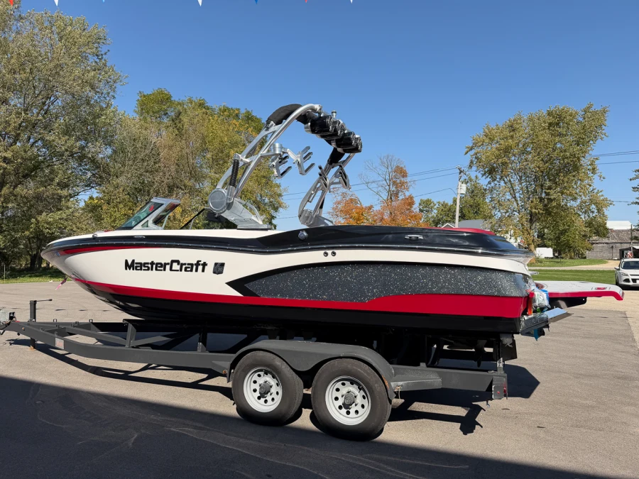 2014-mastercraft-x30-147843-image3