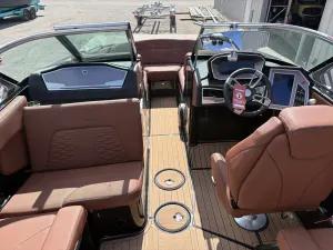 2020-mastercraft-x24-147844-image10