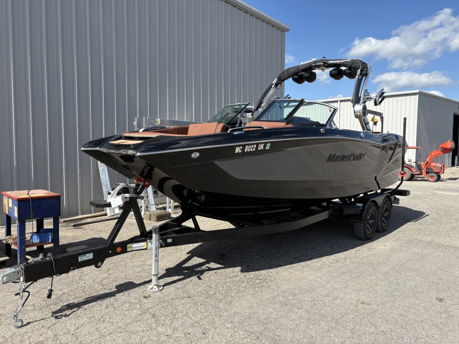 2020-mastercraft-x24-147844-image3