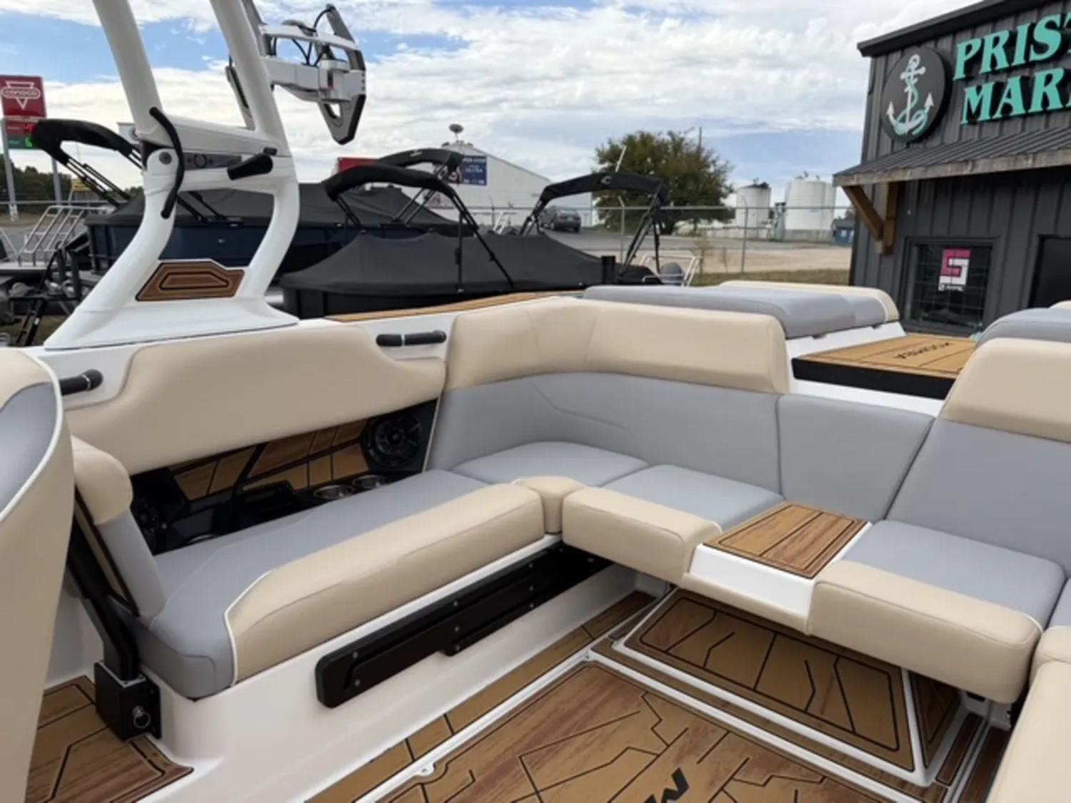2025 Moomba Max