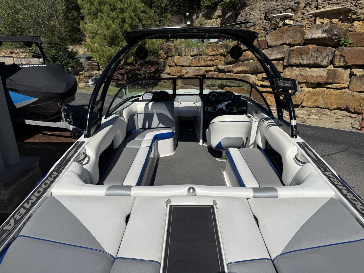 2015 MOOMBA MOJO