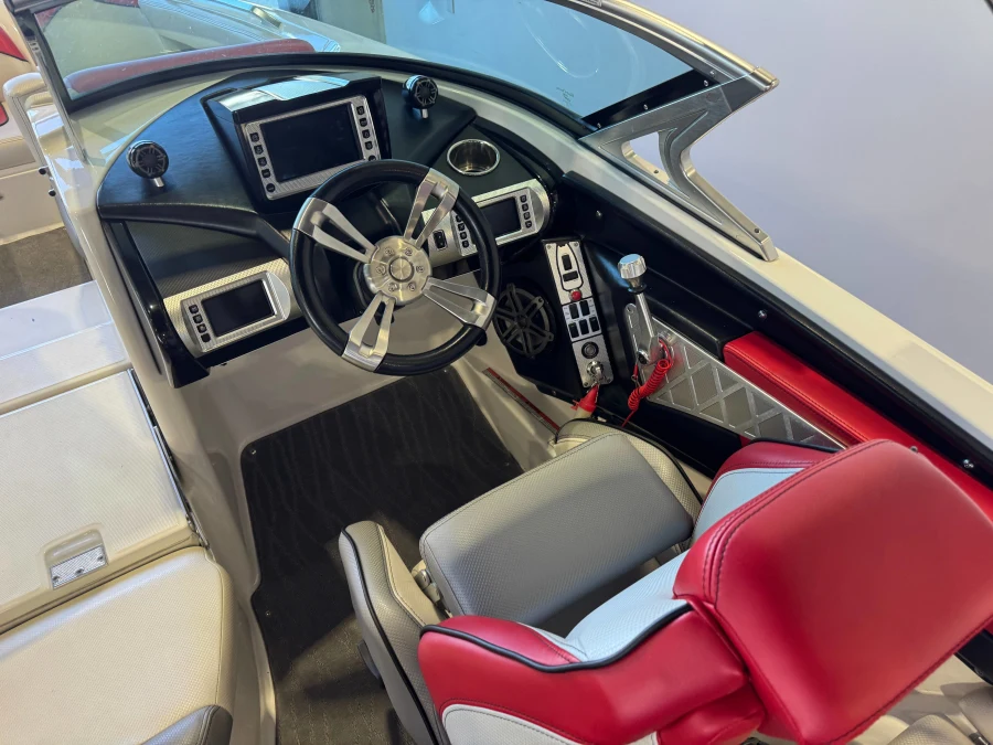 2016-mastercraft-x-star-147890-image26