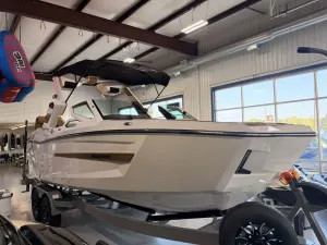 2027-mastercraft-x24-147897-image1