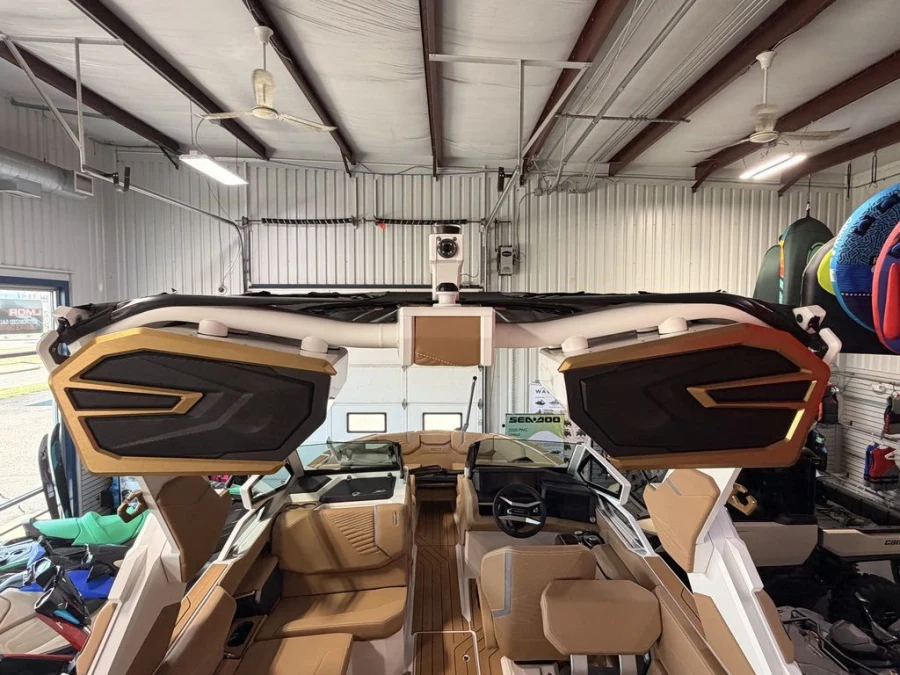 2027-mastercraft-x24-147897-image7