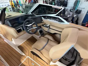 2027-mastercraft-x24-147897-image9