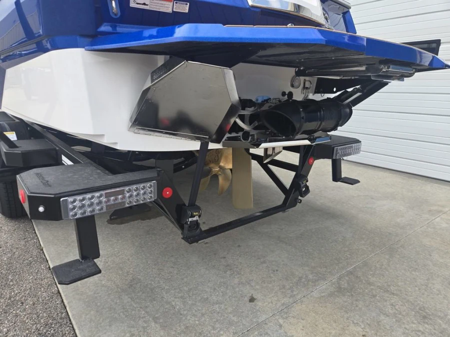 2027-mastercraft-x22-147901-image17