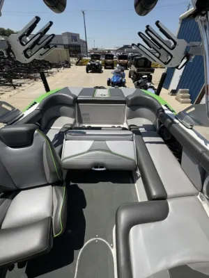 2018-mastercraft-xt21-147903-image17