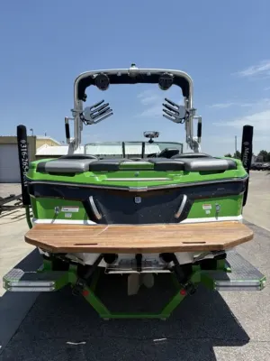 2018-mastercraft-xt21-147903-image5