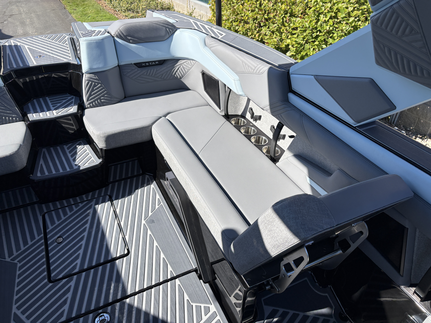 2027 MasterCraft XStar 23