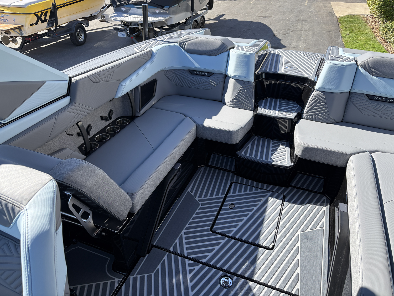 2027 MasterCraft XStar 23