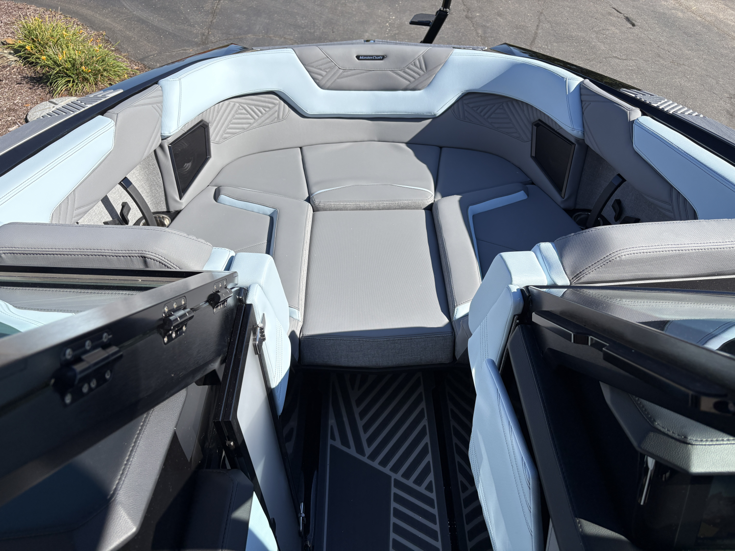 2027 MasterCraft XStar 23