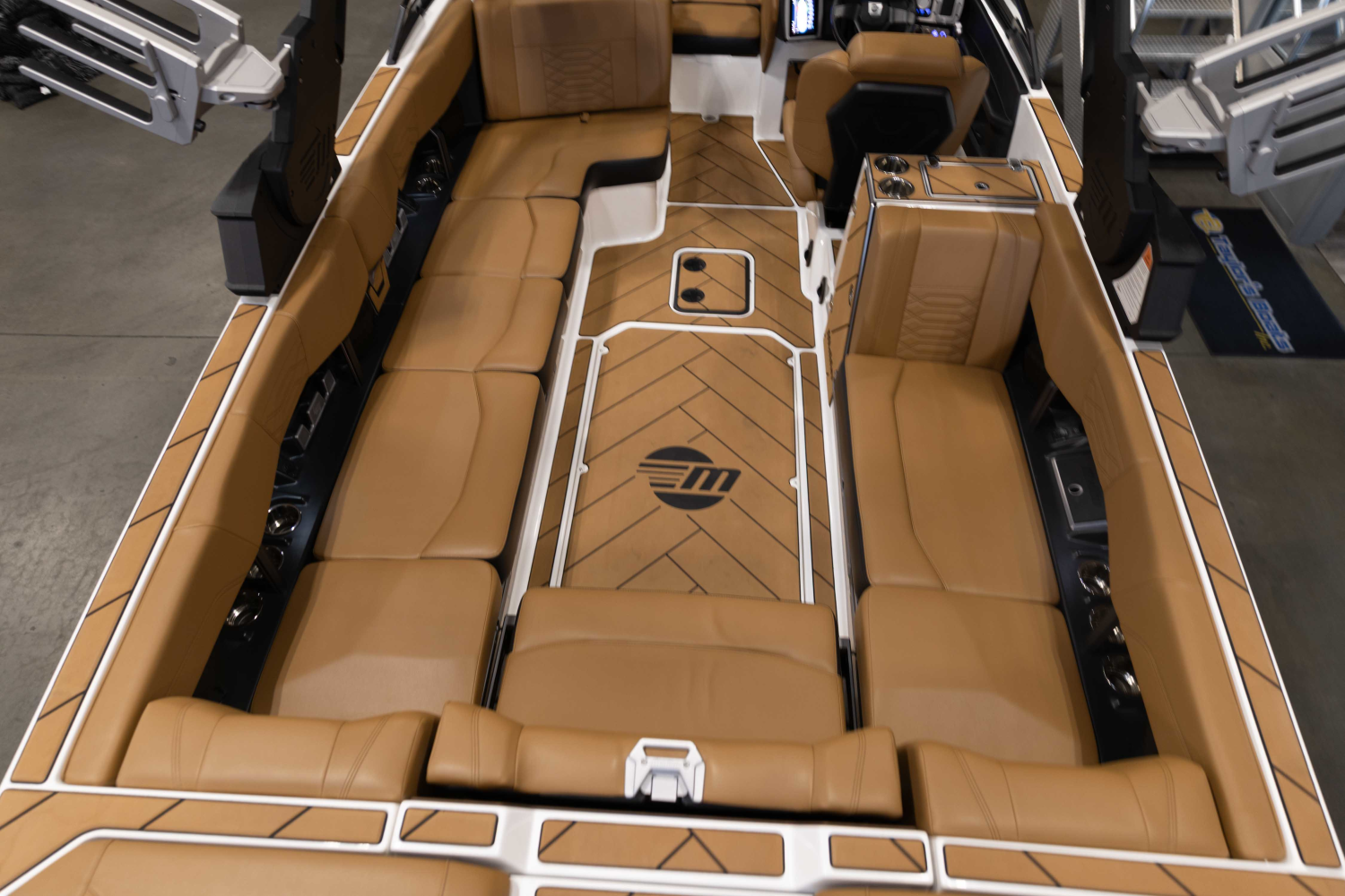 2023 Malibu Boats 25 LSV