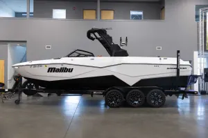 2023-malibu-wakesetter-25-lsv-147910-image1