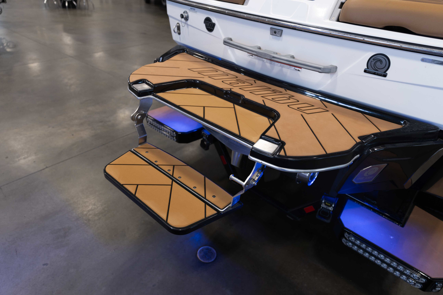 2023 Malibu Boats 25 LSV