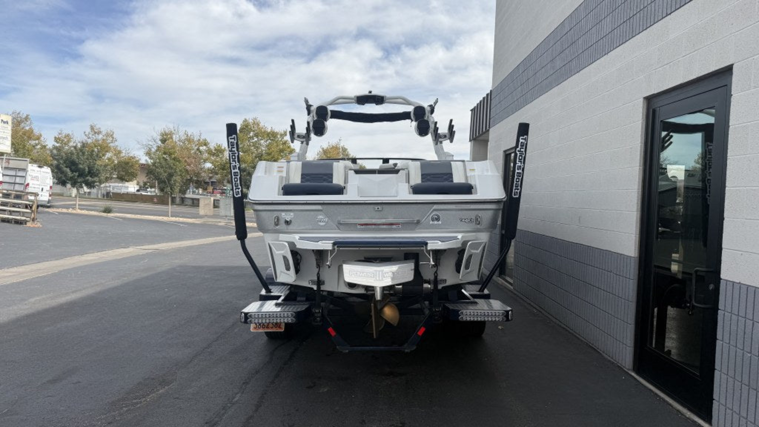 2023 Malibu Boats 26 LSV