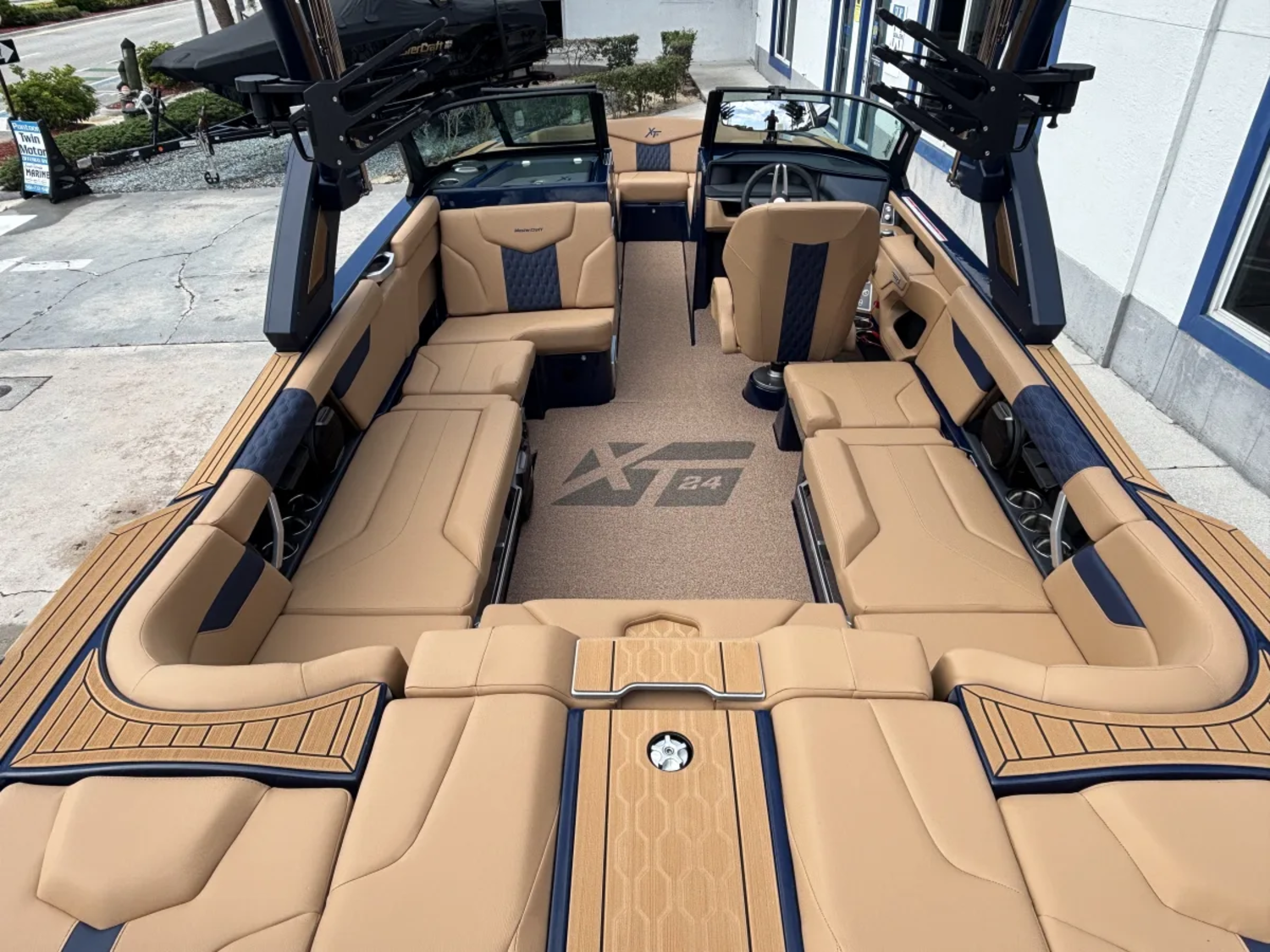 2026 Mastercraft XT24