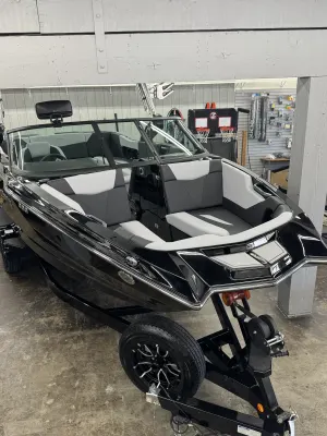 2025-mastercraft-nxt22-147925-image0.webp