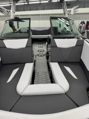 2025-mastercraft-nxt22-147925-image17.webp