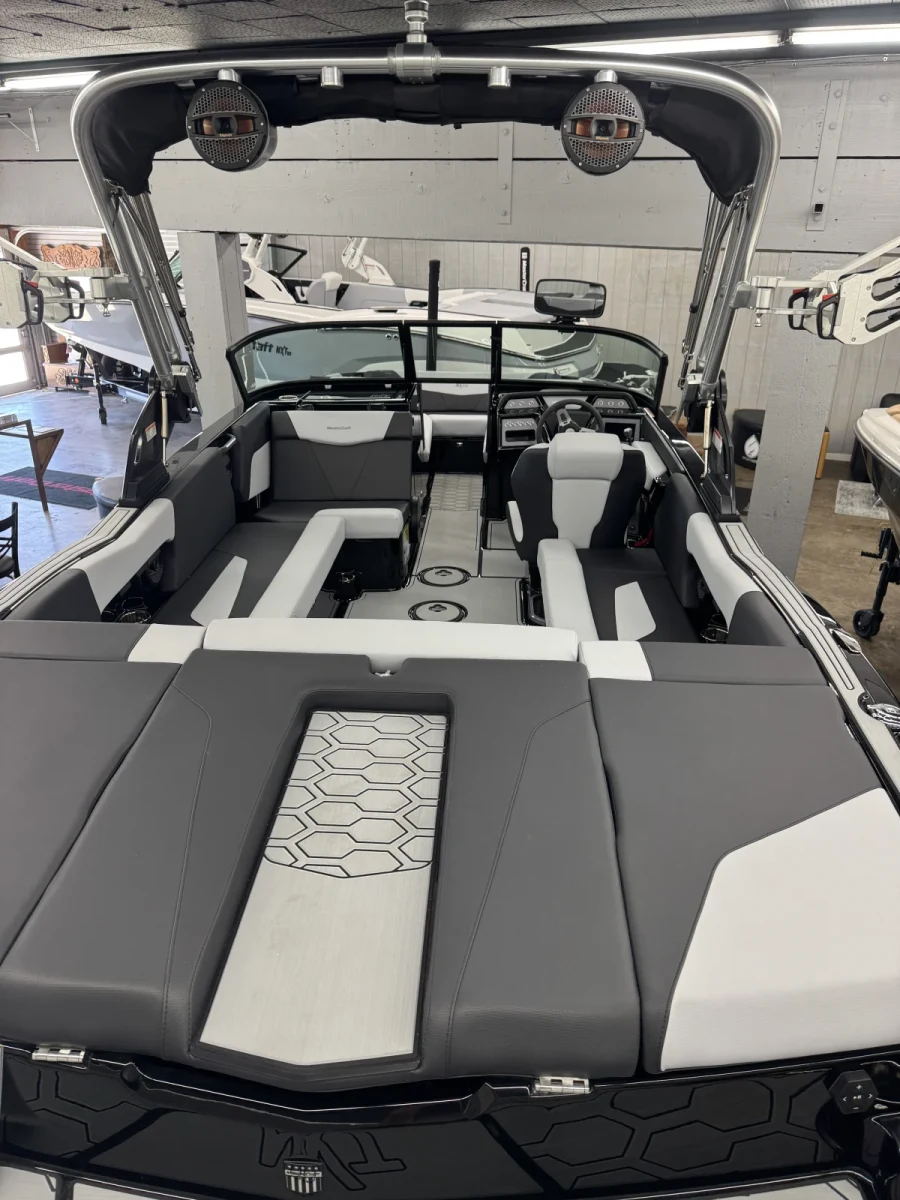 2025-mastercraft-nxt22-147925-image6.webp