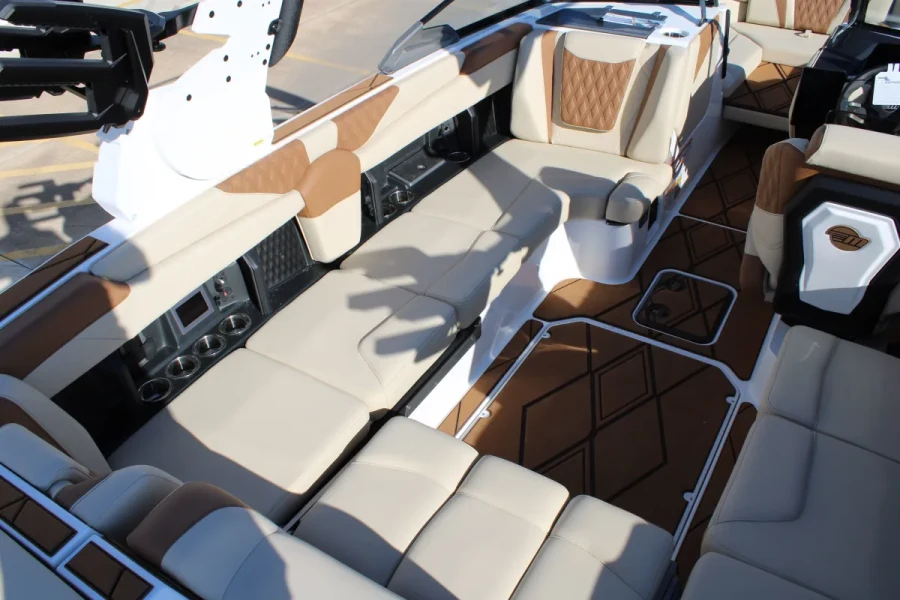 2027-malibu-m230-147926-image8.webp