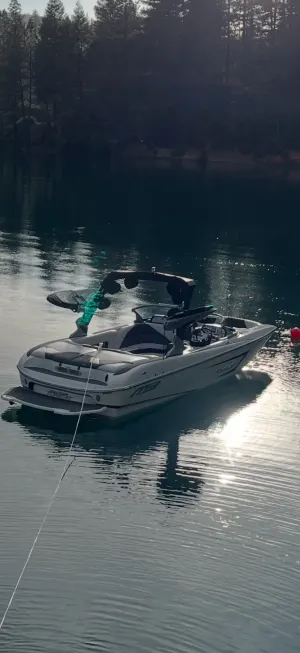2017 MB Sports Boats F22 Tomcat Icon