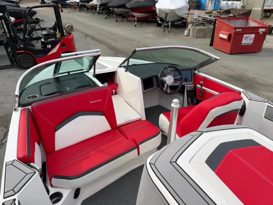 2021-mastercraft-prostar-147930-image3.webp