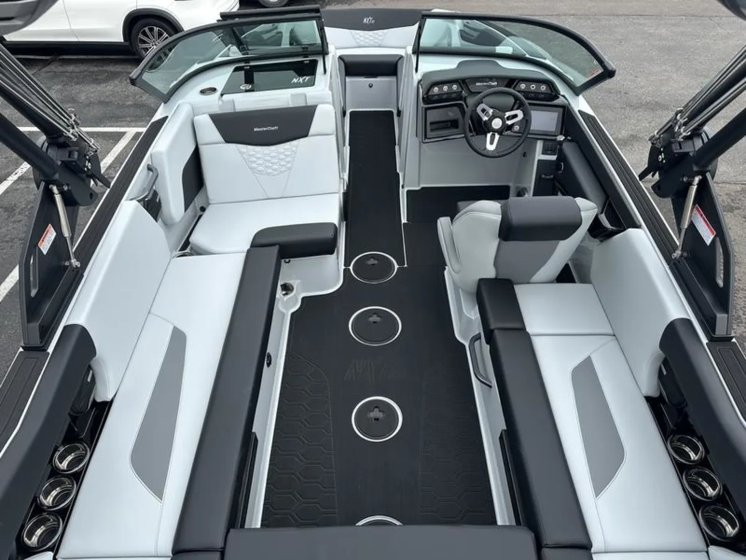 2027 MasterCraft NXT22