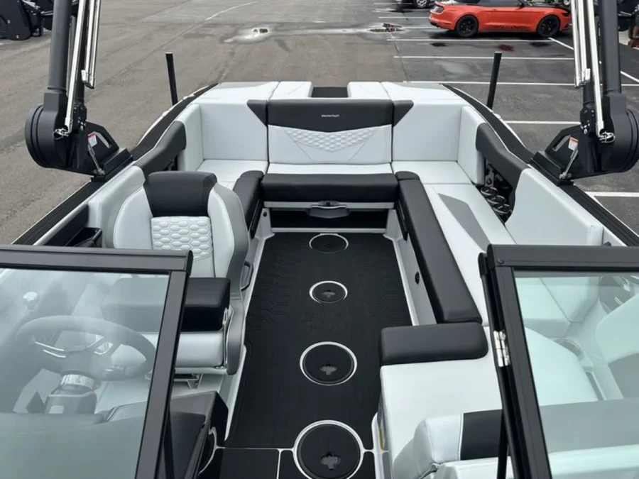 2027-mastercraft-nxt22-147935-image3.webp