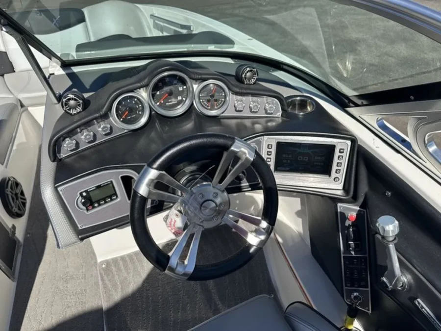 2017-mastercraft-x23-147937-image3.webp
