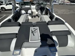 2017-mastercraft-x23-147937-image5.webp