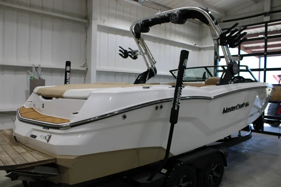 2022-mastercraft-nxt24-147940-image10.webp
