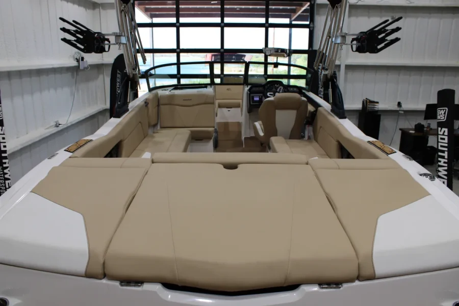 2022-mastercraft-nxt24-147940-image4.webp