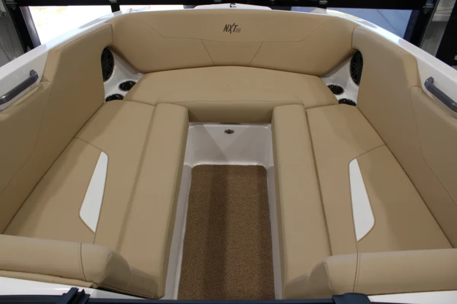2022-mastercraft-nxt24-147940-image5.webp