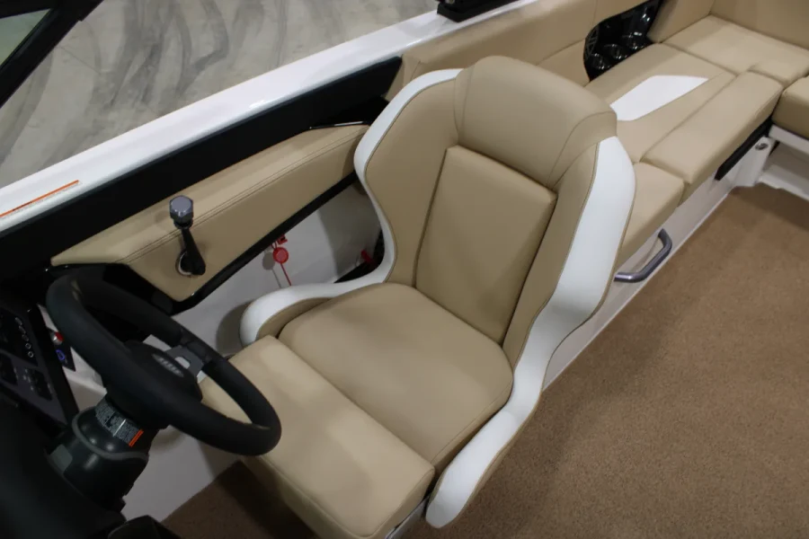 2022-mastercraft-nxt24-147940-image8.webp