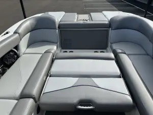 2017-mastercraft-xt23-147941-image4.webp