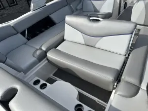 2017-mastercraft-xt23-147941-image5.webp