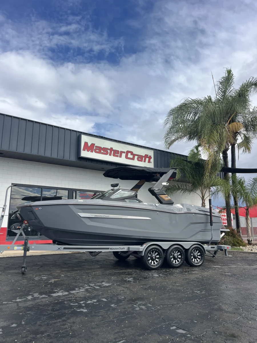 2027-mastercraft-x24-147949-image1.webp