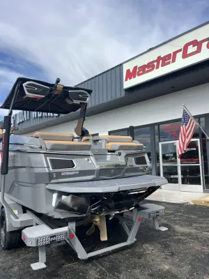 2027-mastercraft-x24-147949-image2.webp