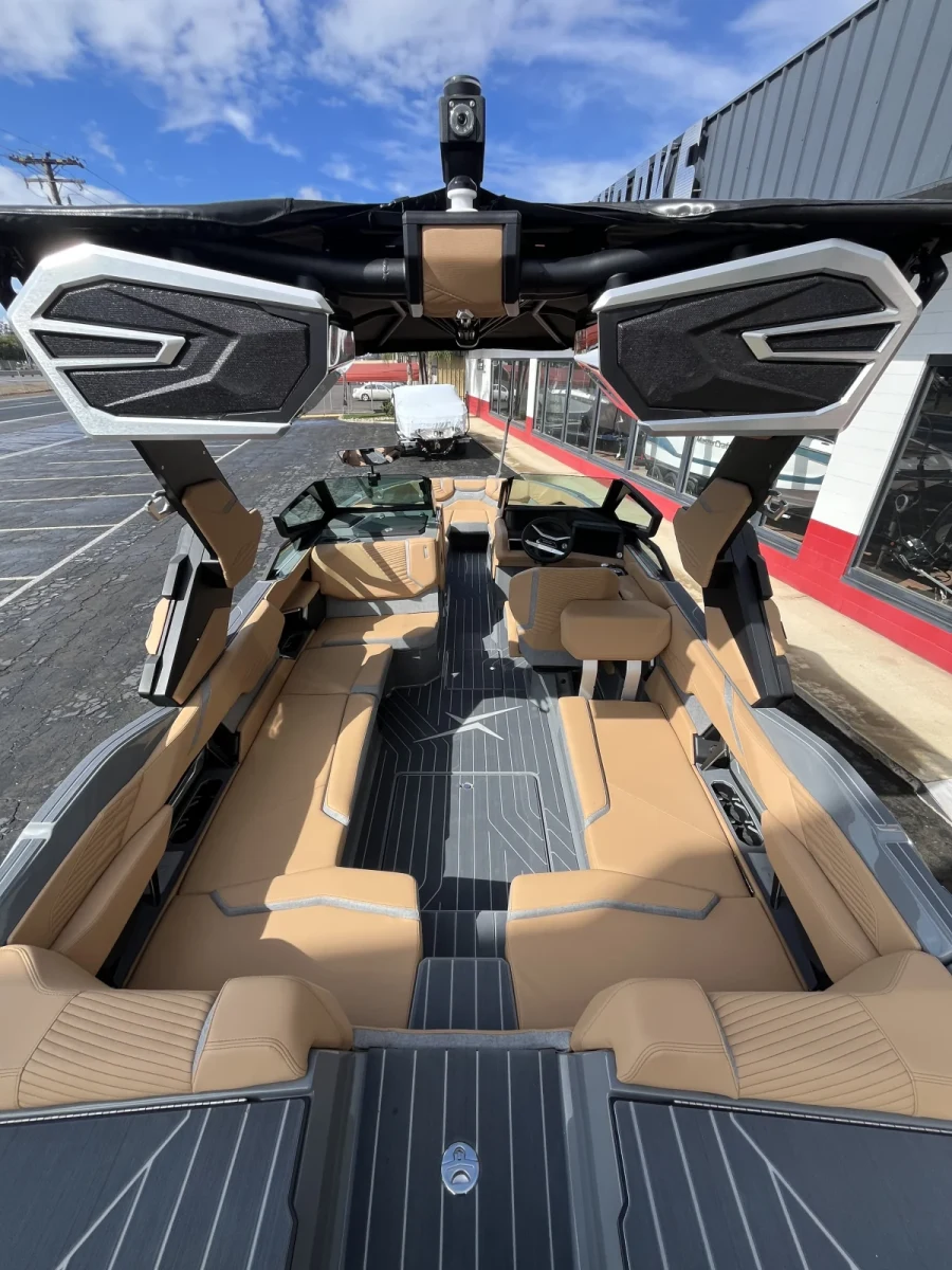 2027-mastercraft-x24-147949-image8.webp