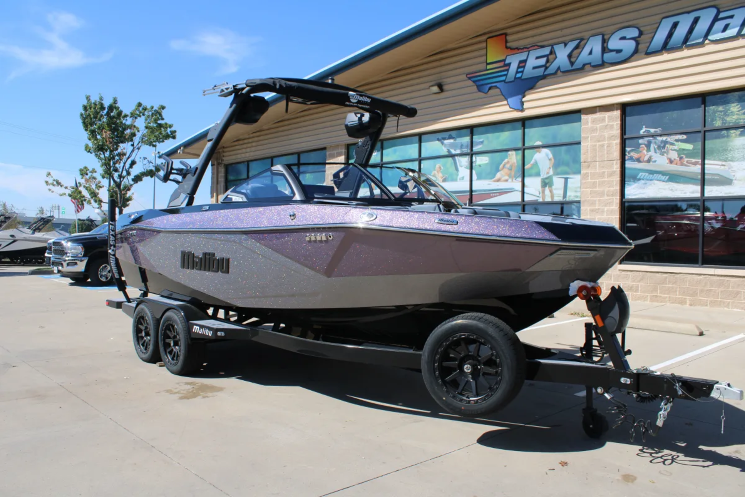 2027 Malibu 23 LSV