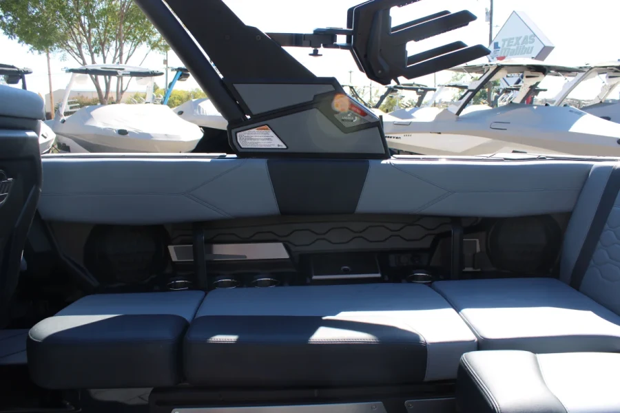 2027-malibu-wakesetter-23-lsv-147957-image16.webp