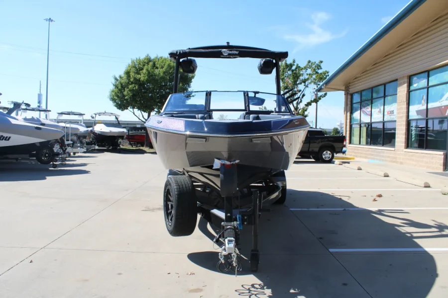 2027-malibu-wakesetter-23-lsv-147957-image2.webp