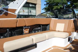 2027-malibu-wakesetter-23-lsv-147958-image11.webp