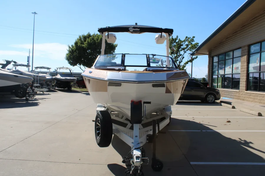 2027-malibu-wakesetter-23-lsv-147958-image2.webp