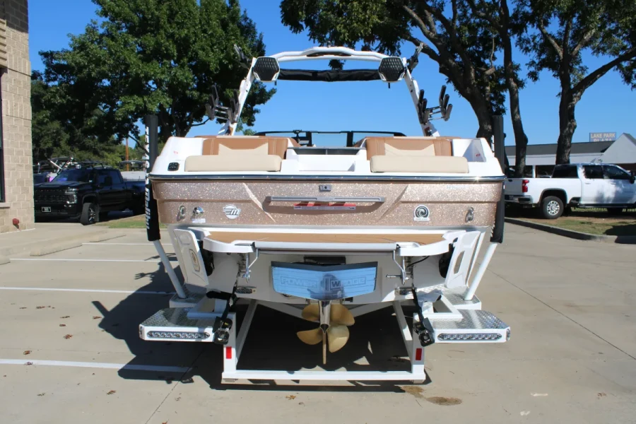 2027-malibu-wakesetter-23-lsv-147958-image7.webp