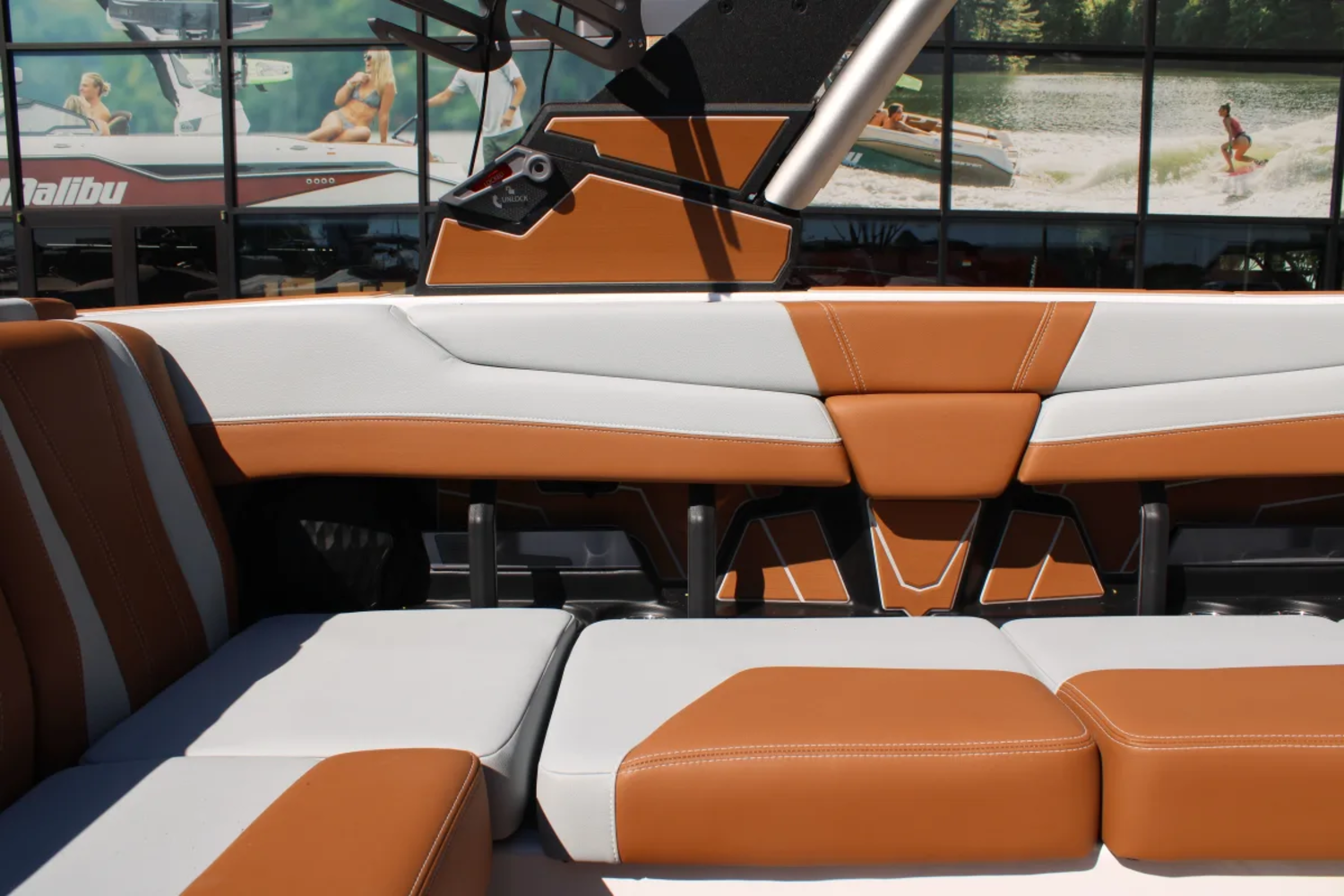 2027 Malibu 21 LX