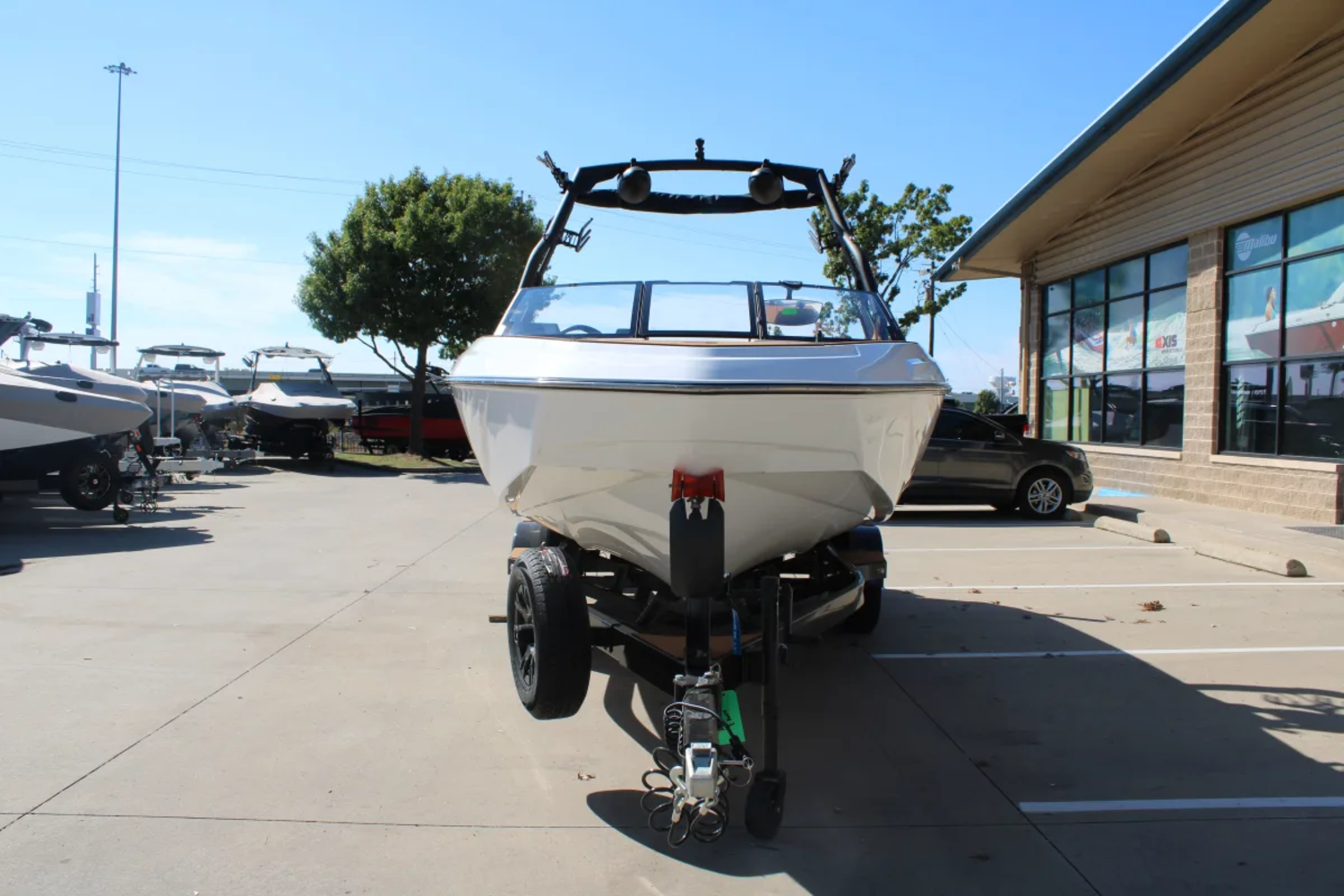 2027 Axis T220