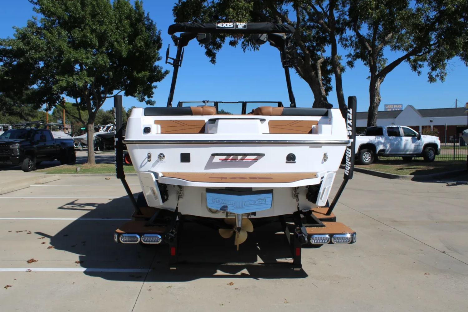 2027 Axis T220